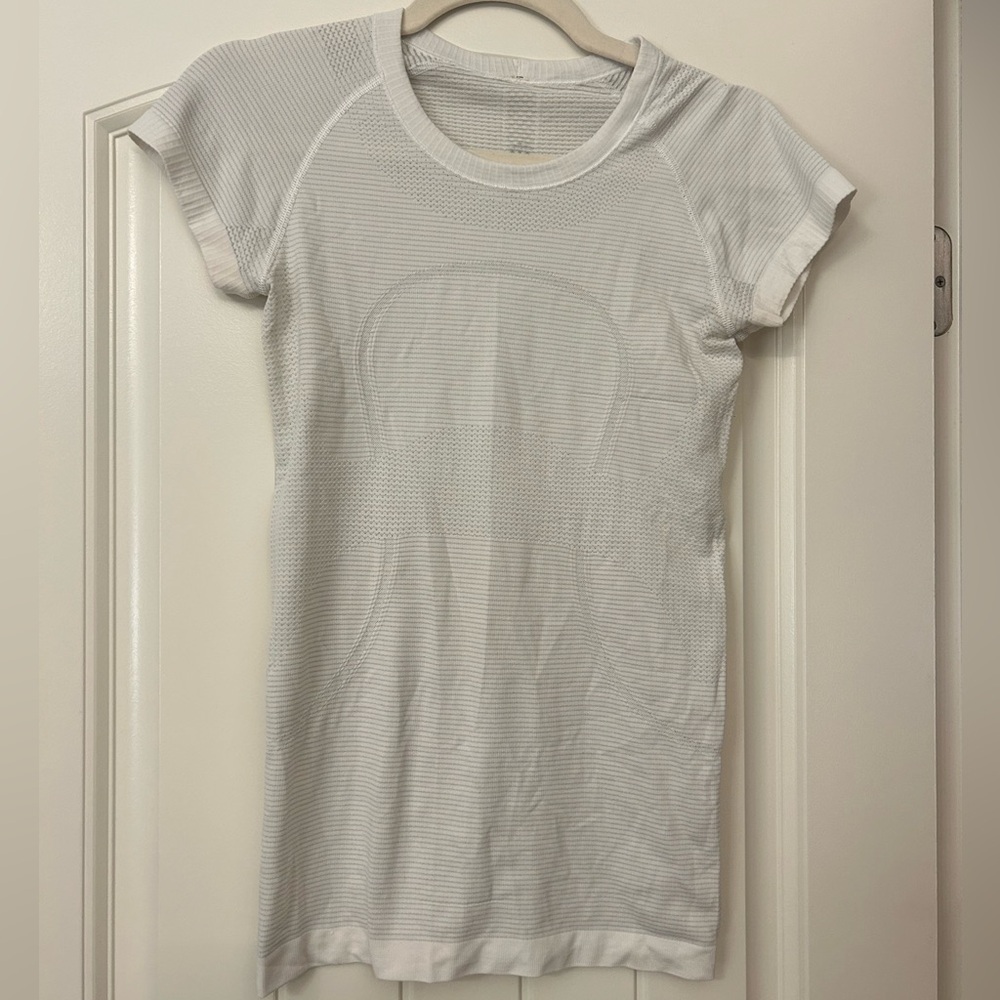 White Lululemon Swiftly Tech Top | size 4